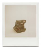 https://robinwaart.nl/files/gimgs/th-85_85_043-80s-110329-0437-hrs-seattle-wa-us-1986-1992-polaroid-onestep-flash-red-line-1986-1992-2915-usd.png