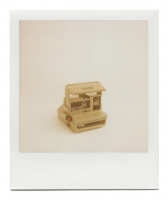 https://robinwaart.nl/files/gimgs/th-85_85_049-halve-110331-1716-hrs-heppenheim-de-1981-1986-polaroid-amigo-land-620-1981-1986-1450-eur.png