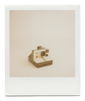 https://robinwaart.nl/files/gimgs/th-85_85_054-1000-110403-1511-hrs-rickenbach-de-1977-1985-polaroid-land-camera-supercolor-1000-text-in-red-and-black-1977-1985-840-eur.png