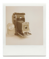 https://robinwaart.nl/files/gimgs/th-85_85_067-066b-honderd-110410-2346-hrs-vernon-tx-us-1957-1960-polaroid-land-camera-model-150-with-bc-flash-model-281-and-diffuser-1957-1960.png